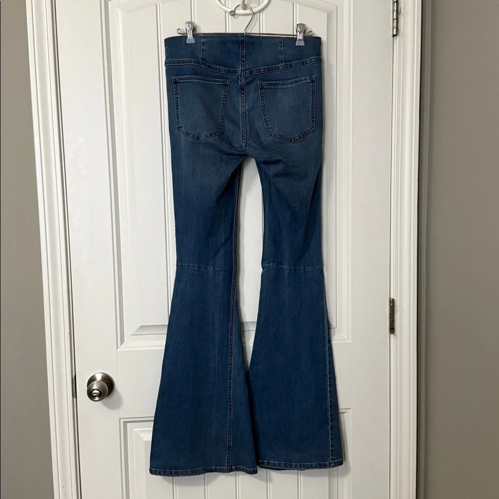 We The Free - Penny Pull-On Flare Jeans - Size 27 - Good Used Condition!! - Picture 5 of 8